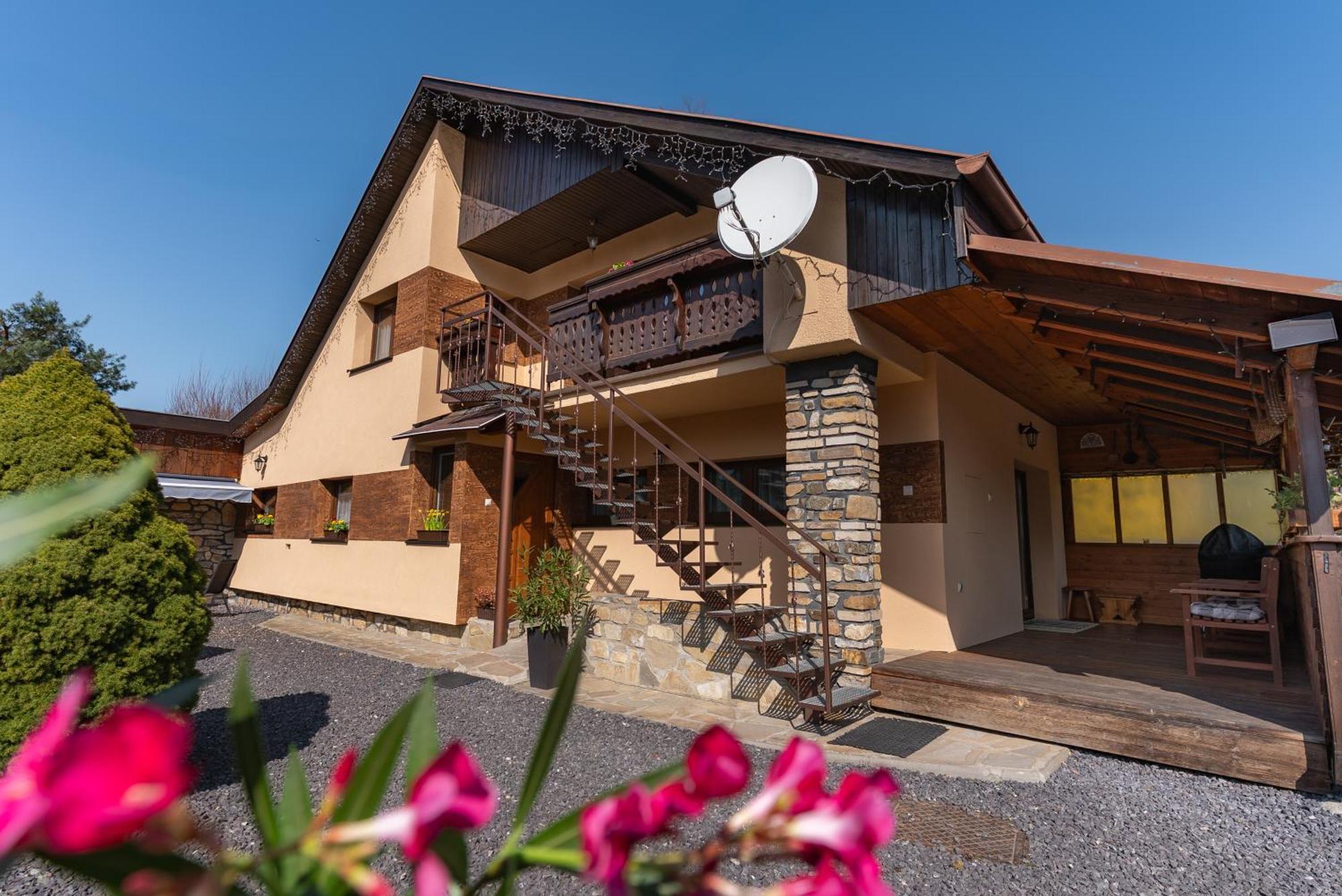 Privat Prima Hotel Liptovský Ján Екстериор снимка
